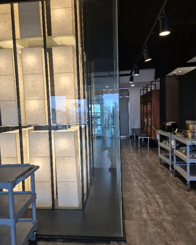 육산 내부 인테리어