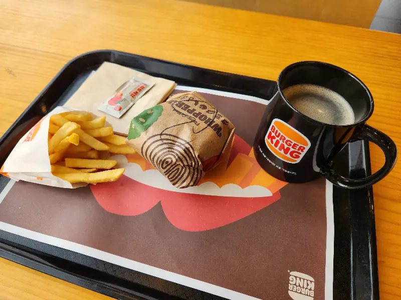 커피와 함께 즐기는 와퍼