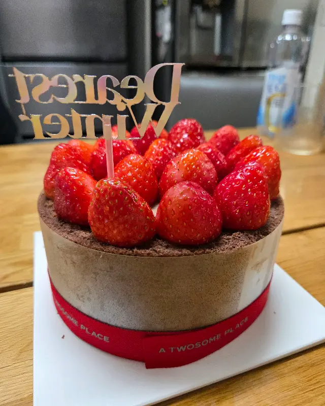 투썸플레이스 딸기 생크림 케이크