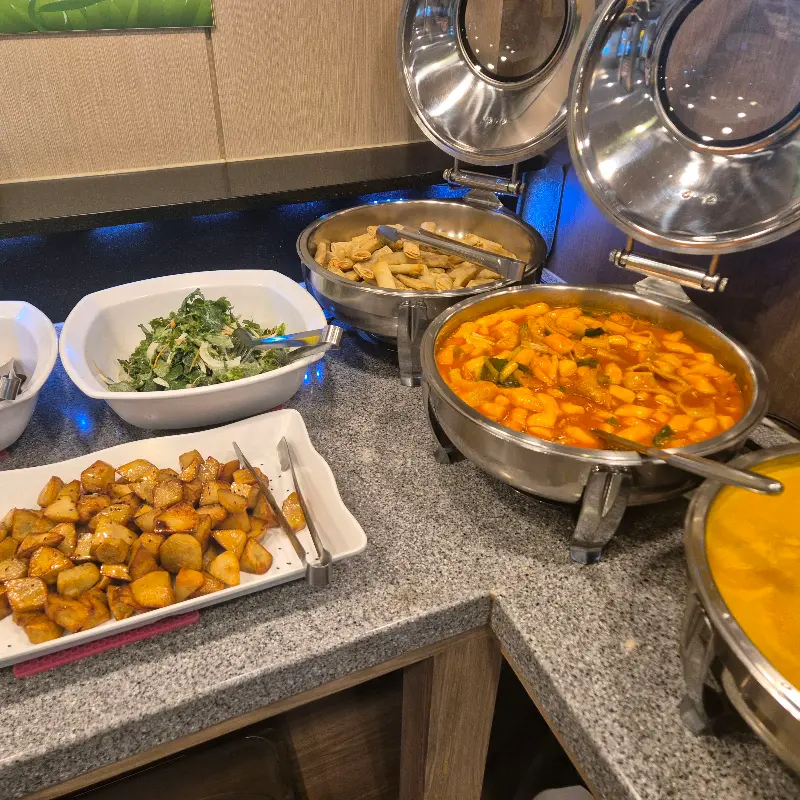 샐러드바 음식 코너