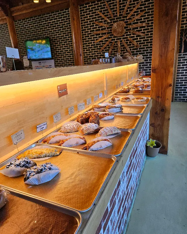 빵 진열대의 모습