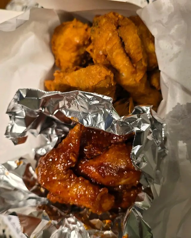 겐스빌 치킨 반반