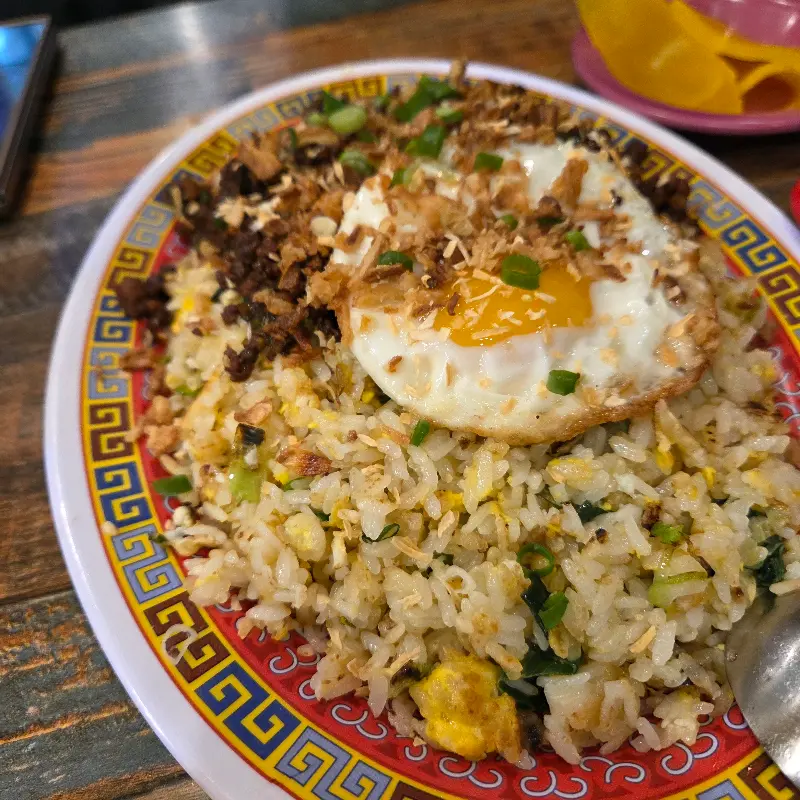 향긋한 향신료가 매력적인 쌀국수