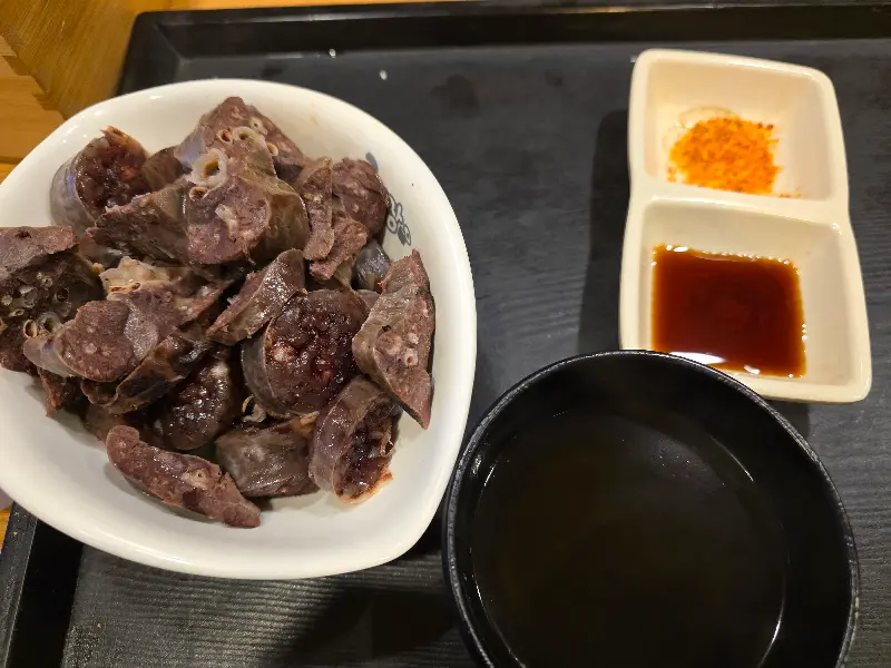 윤기가 자르르 흐르는 순대