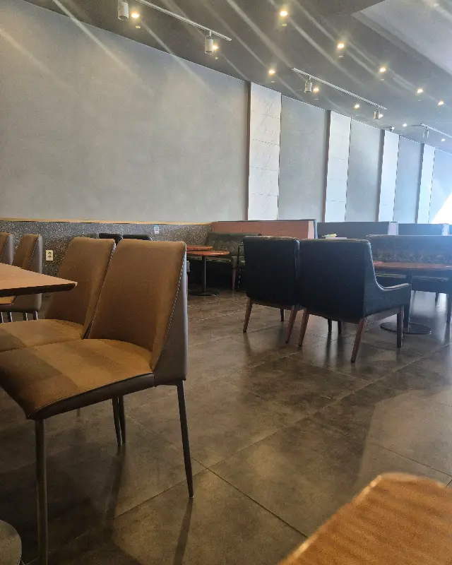 앤젤리너스 내부 좌석