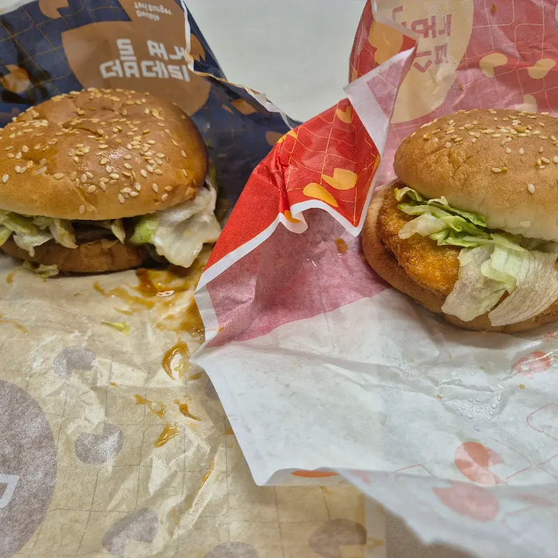 미라클 버거와 불고기 버거의 조화