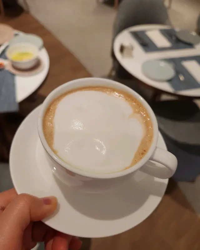 따뜻한 카페라떼