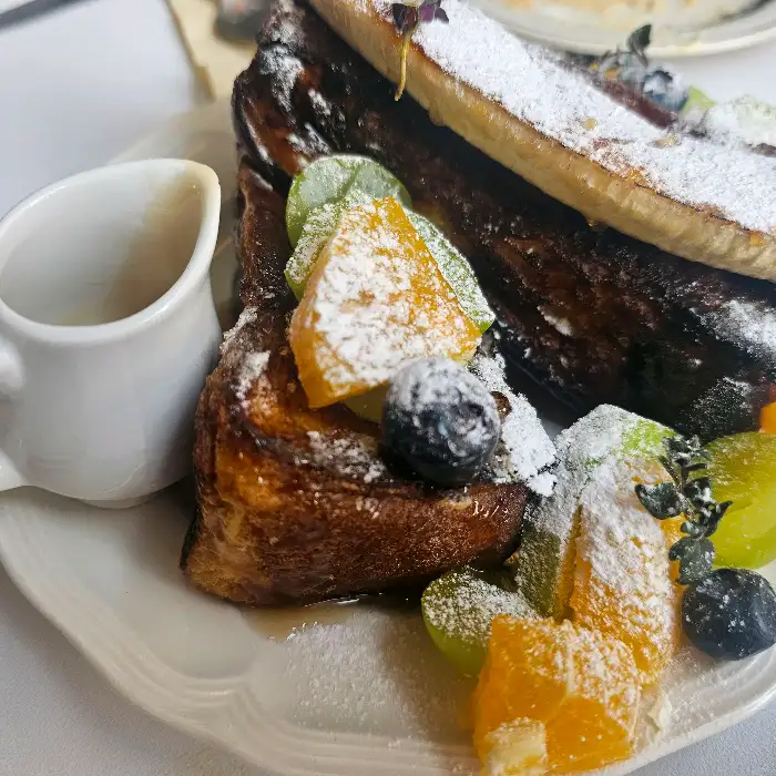 프렌치토스트와 과일