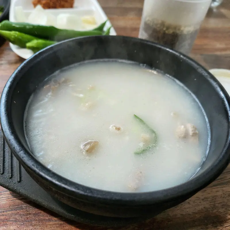 돼지국밥 클로즈업