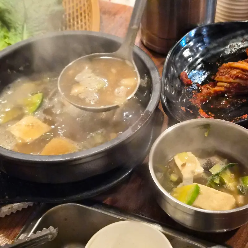 조양숯불갈비의 깊고 깔끔한 맛이 일품인 된장찌개