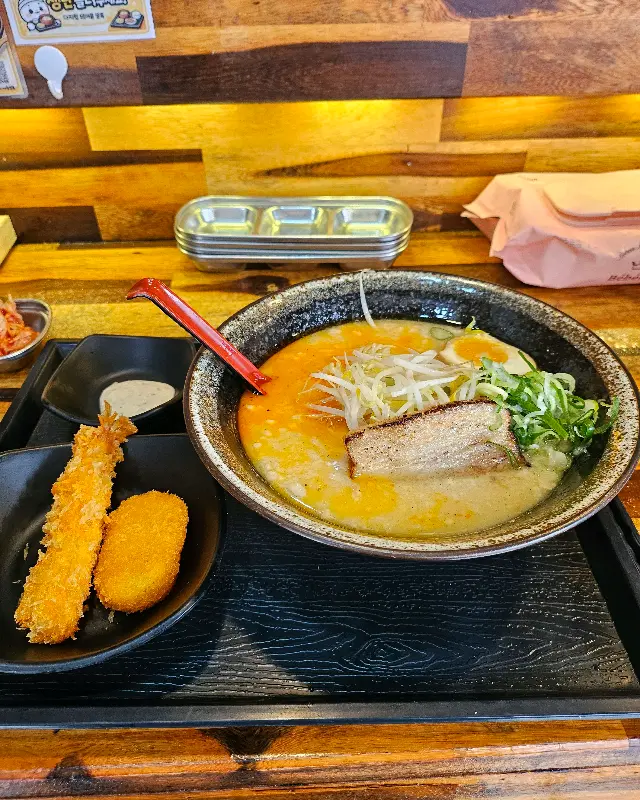돈코츠라멘과 튀김