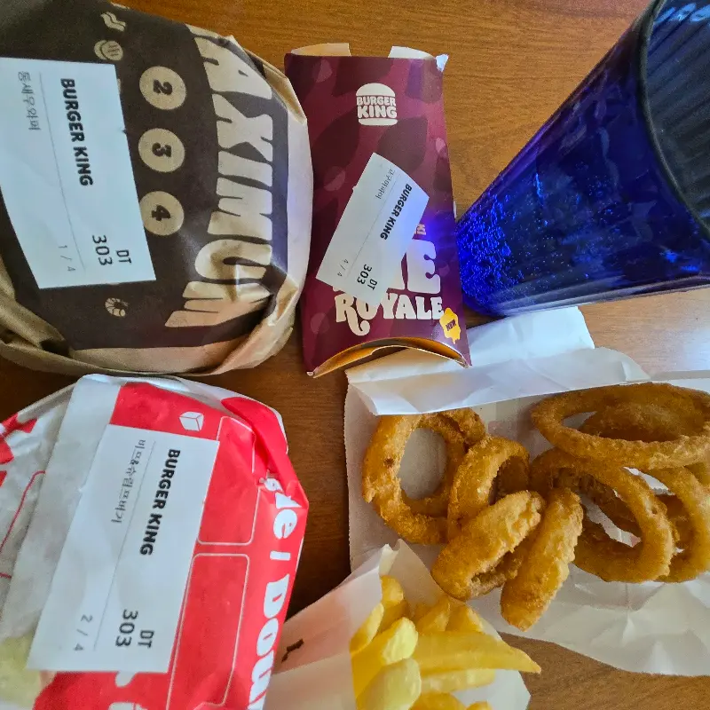 버거, 어니언링, 고구마파이