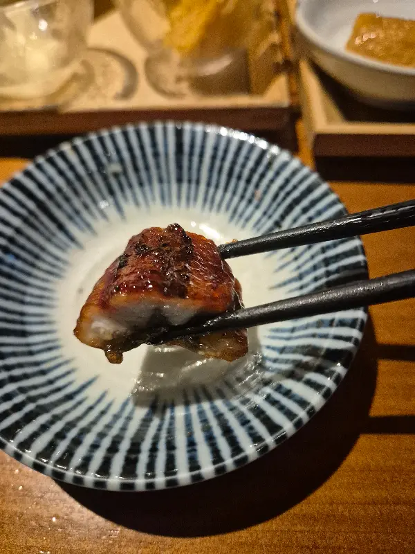 입 안에서 펼쳐지는 장어의 향연