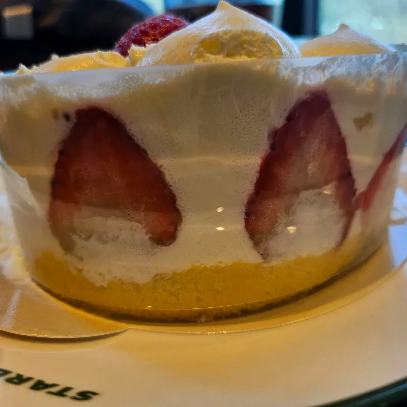 딸기 생크림 케이크