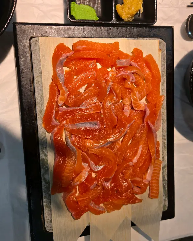 신선함이 느껴지는 송어회