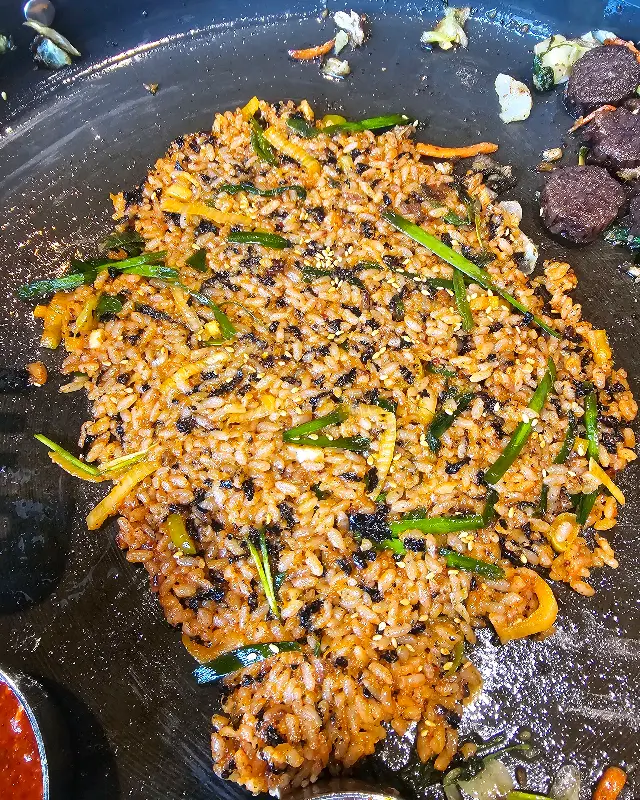 푸짐한 양의 순대국