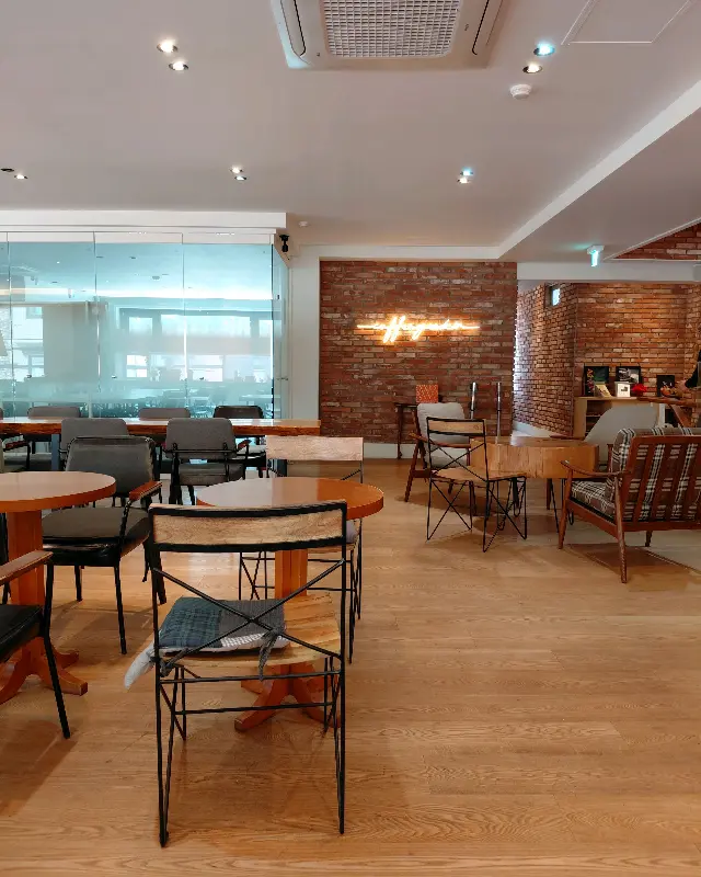 넓고 쾌적한 커피긱스 내부