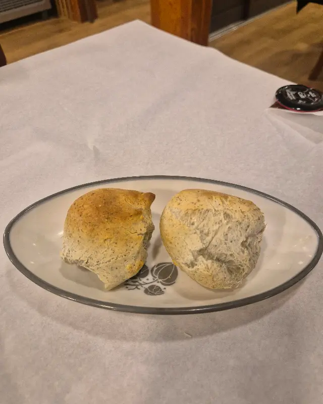 갓 구운 깨찰빵