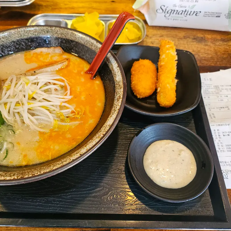 돈코츠라멘과 튀김 세트