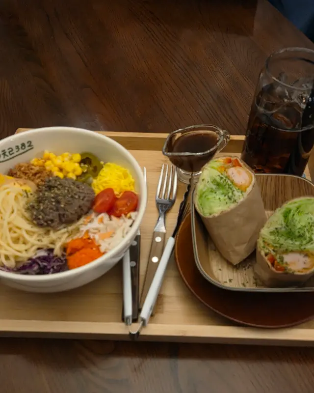 연어랩과 샐러드