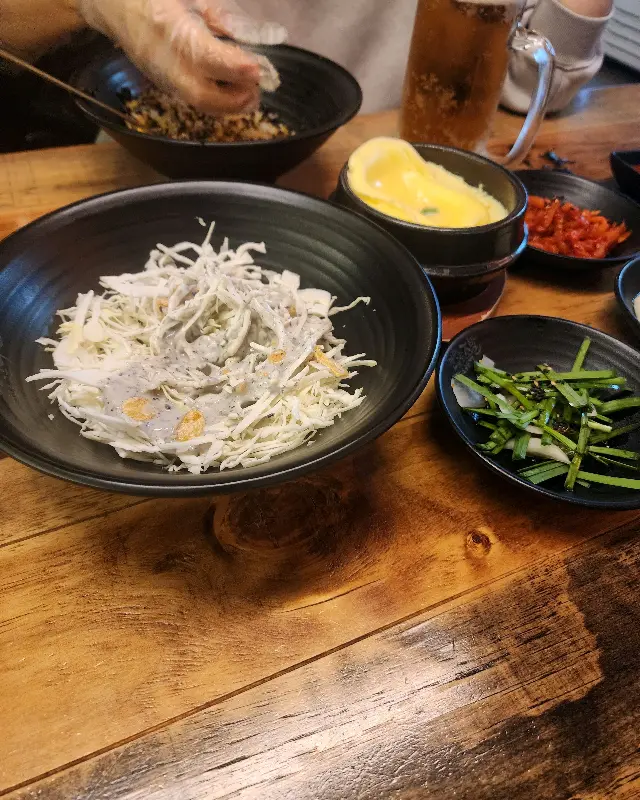 다양한 곁들임 메뉴