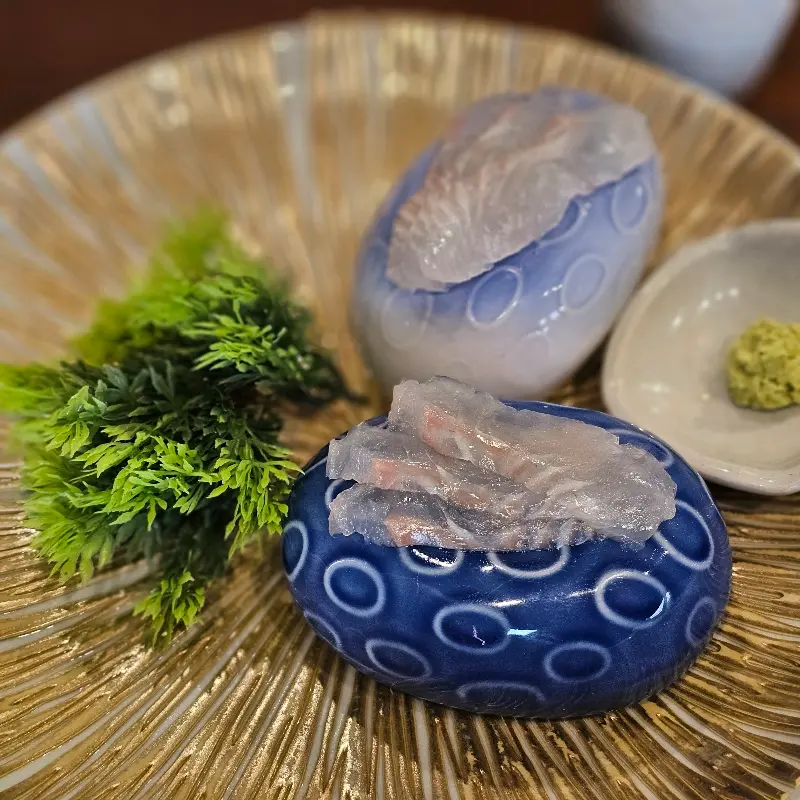 정갈하게 담긴 회