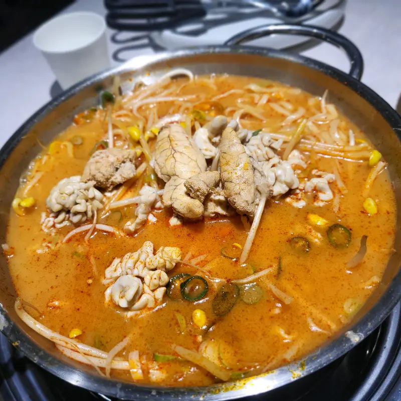 얼큰하고 시원한 알곤이 칼국수 전골