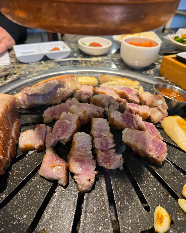 고기 굽는 모습