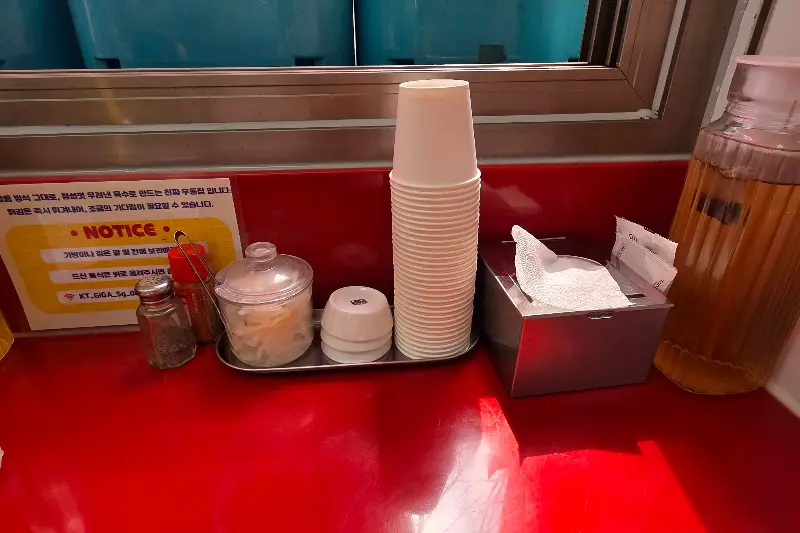 깔끔한 내부 인테리어