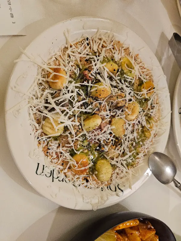 허니 리코타 치즈 샐러드