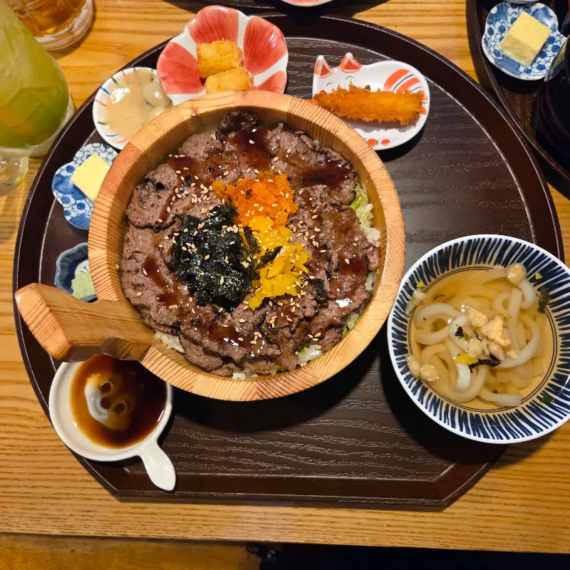 토토스시 소고기 덮밥