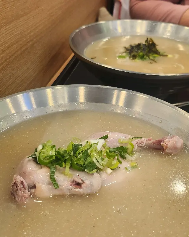 닭칼국수 근접샷