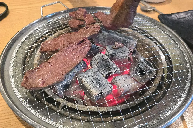 소고기 굽는 모습