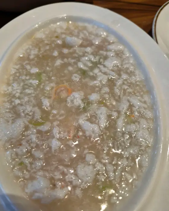 부드러운 계란이 섞인 짬뽕