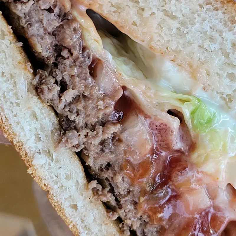 콰트로페퍼 큐브스테이크 와퍼 속 재료