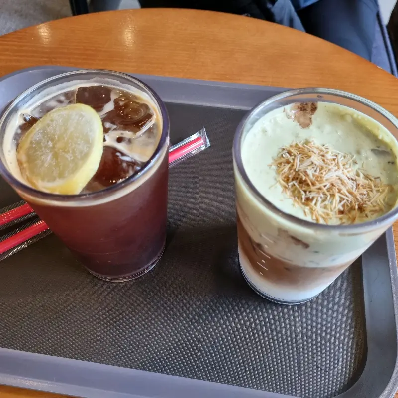 아이스 아메리카노와 음료