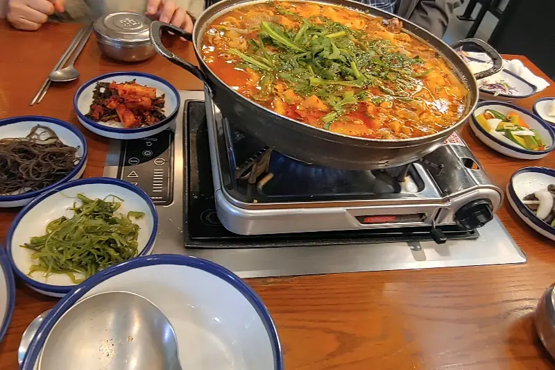 푸짐한 오리탕 한 상 차림