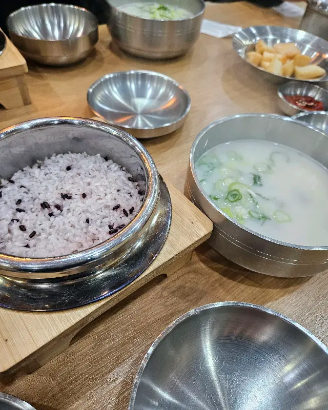 갓 지은 솥밥의 윤기