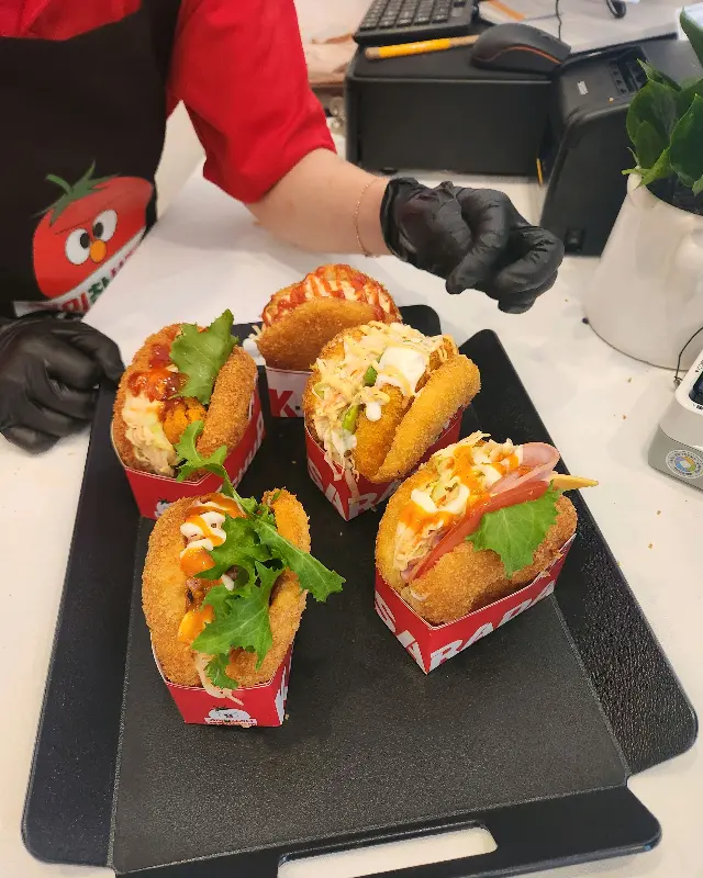 포장된 사라다빵