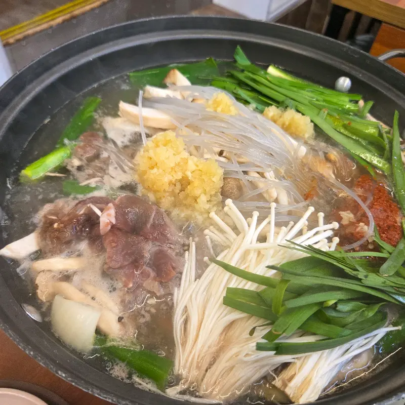 버섯과 불고기가 듬뿍 들어간 버섯불고기전골