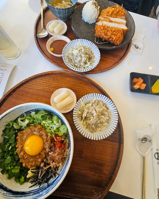 돈까스 정식 한상차림