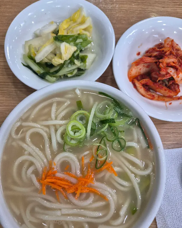 칼국수와 김치, 백김치