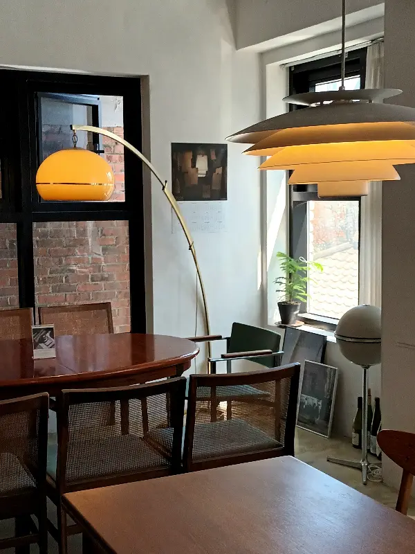 카페 2층 창가 좌석