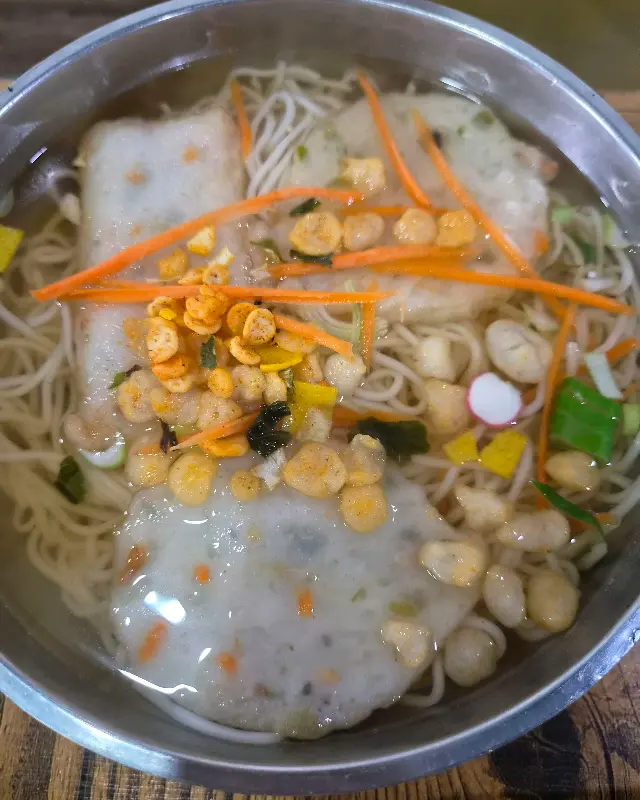 어묵국수의 클로즈업 샷