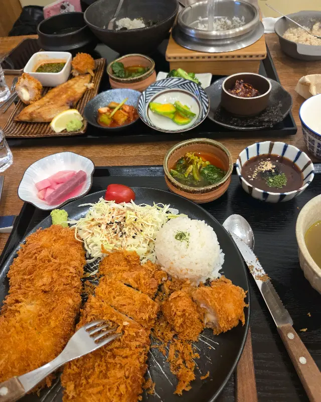 푸짐한 돈까스 정식