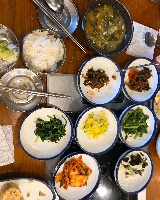 다양한 종류의 밑반찬