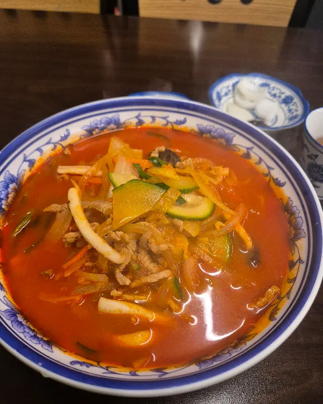 푸짐한 해물짬뽕