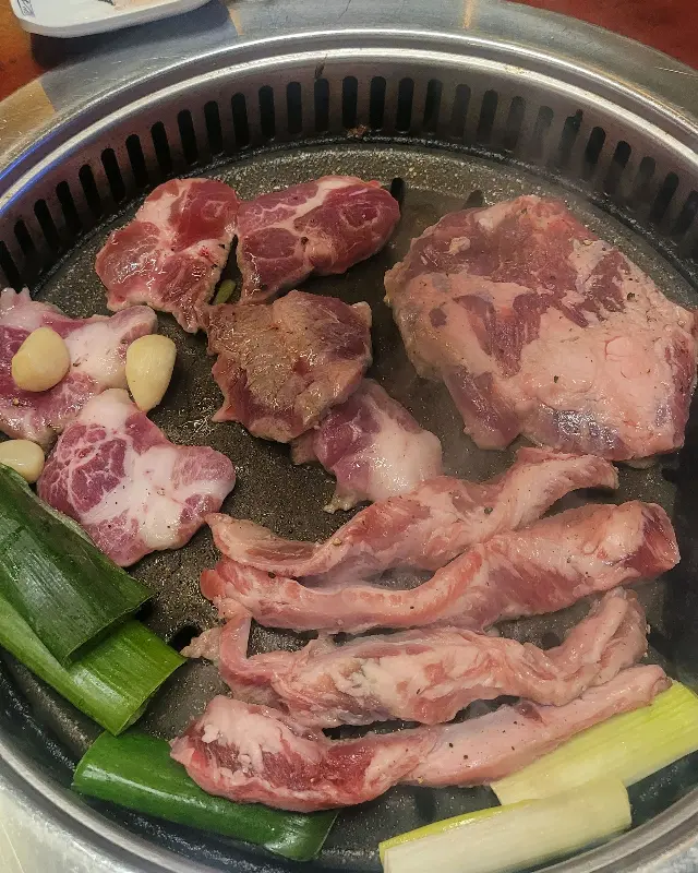 육즙 가득한 고기