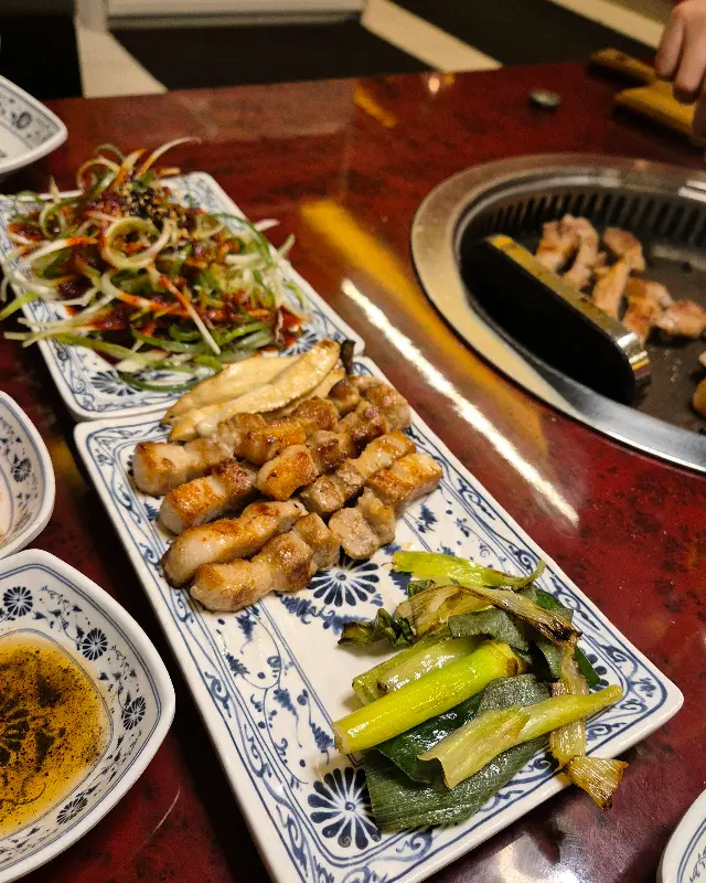 잘 구워진 고기의 향연