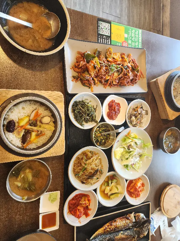 전복이 들어간 솥밥